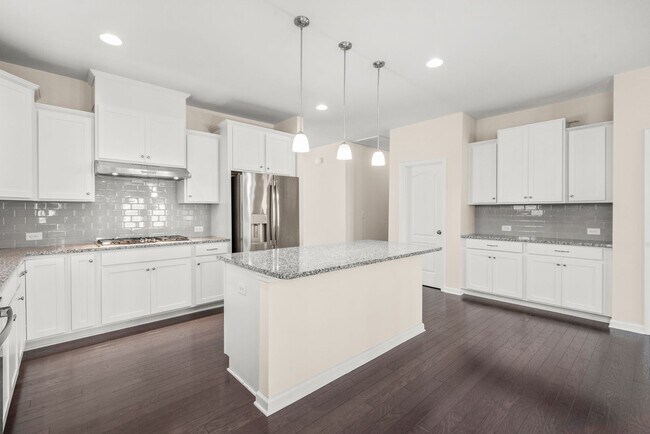 Building Photo - 3 Bedroom Home in Belmont!