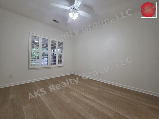 Building Photo - 158 Sugar Dr