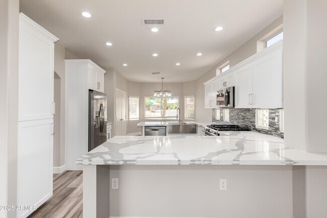 Building Photo - 14608 W Horizon Dr