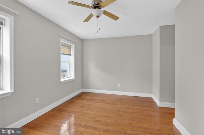 Building Photo - 1304 S Fairhill St