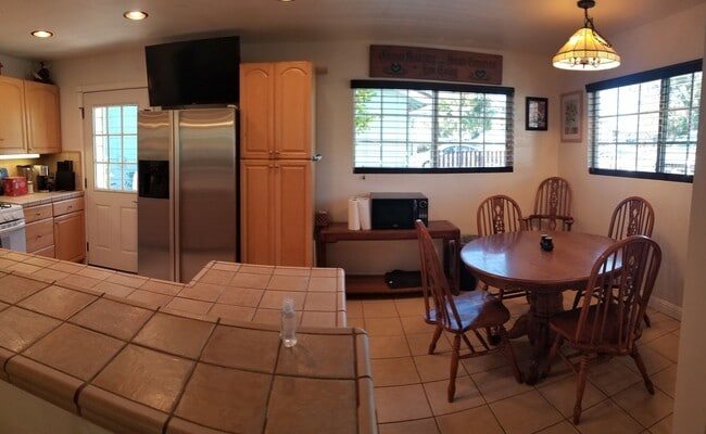 Building Photo - SLO Tropical Private Bungalow ideally located close to Cal Poly!