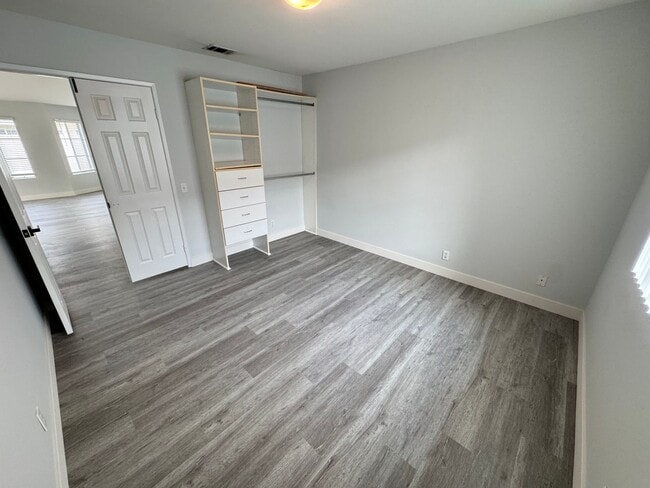 Building Photo - Welcome to Your New Home: Stunning Apartments in Monrovia