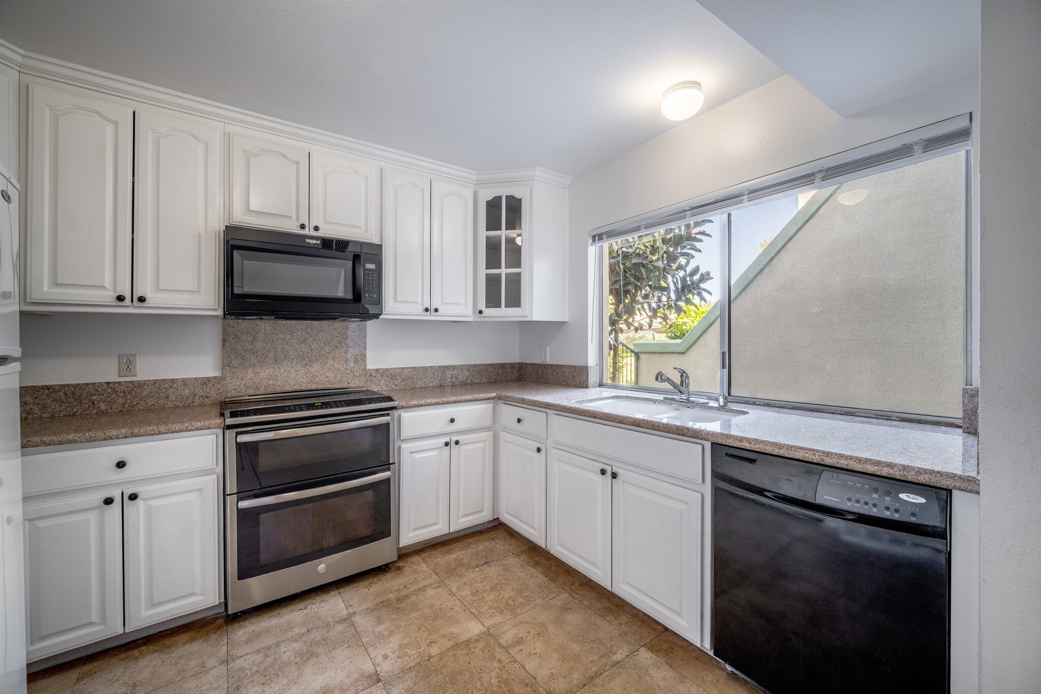 Building Photo - 18504 Mayall St