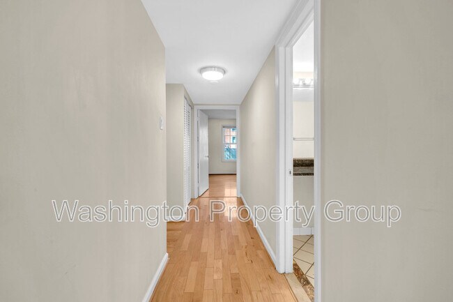 Building Photo - 736 Quince Orchard Blvd