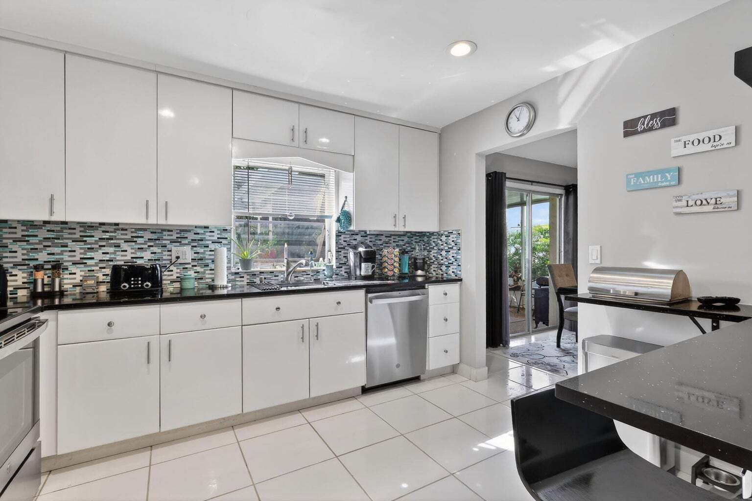 Building Photo - 6357 Overland Dr