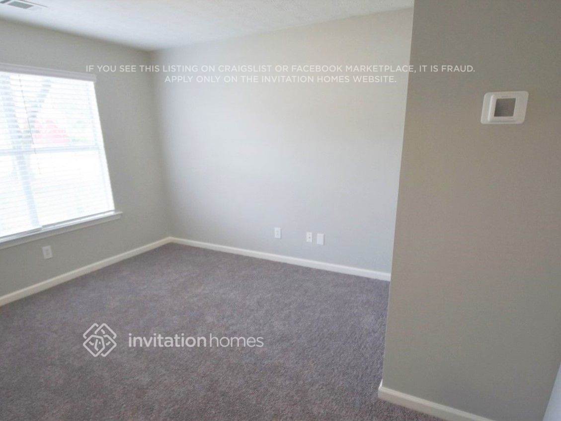 Building Photo - 821 Lorraine Ln