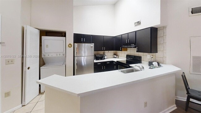 Building Photo - 2550 SW 18th Terrace