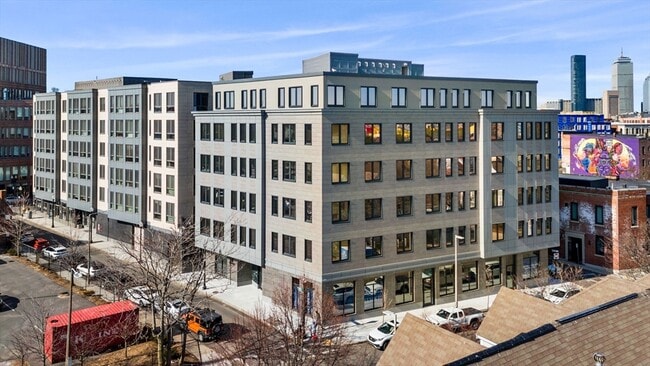 Building Photo - 16 Taber St