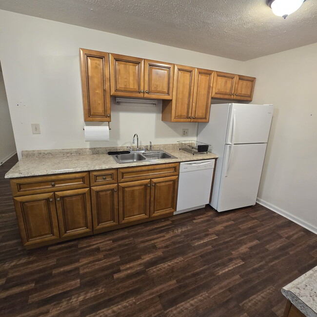 Building Photo - Private 3-Bdr 2 Full Bath Ranch with large fenced backyard and workshop.