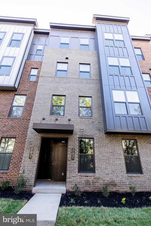 Building Photo - 21835 Express Ter