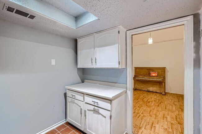 Building Photo - Charming 2-BR/2-Bath Home in the Heart of ...