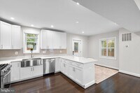 Building Photo - 535 N George Mason Dr