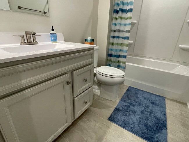 Building Photo - 3 Bedroom 2 Bath Home in Middle Creek Vill...