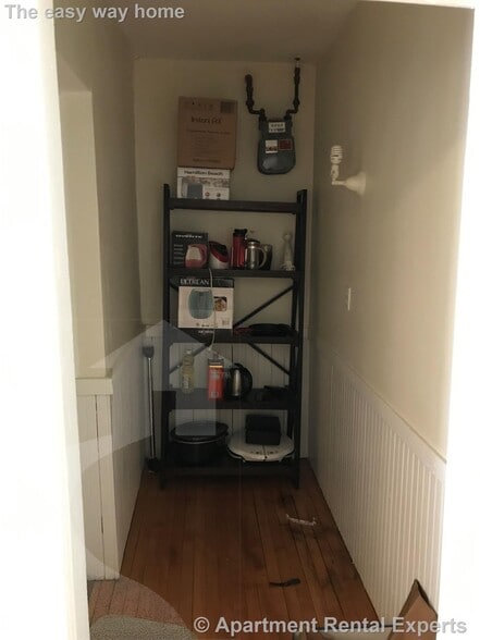 Building Photo - 14 Centre St