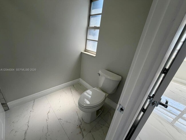 Building Photo - 1400 S Ocean Dr