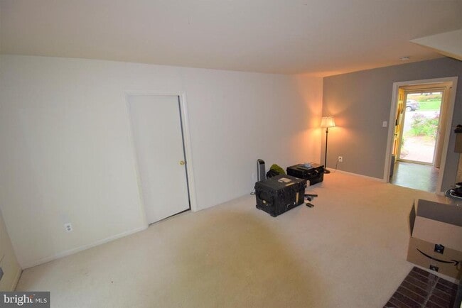 Building Photo - 8519 Wagon Wheel Rd