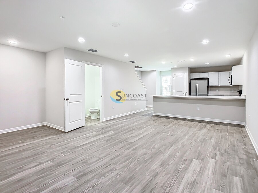 Building Photo - 3821 SW 43rd Ct