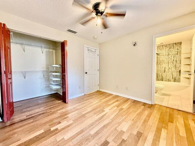 Building Photo - 6807 Kingston Dr