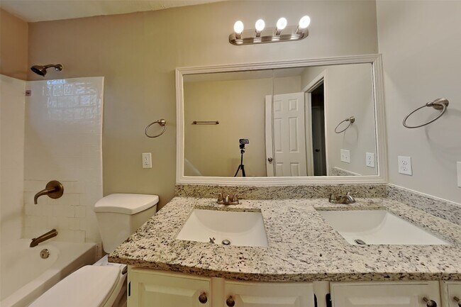 Building Photo - 4906 Echo Falls Dr