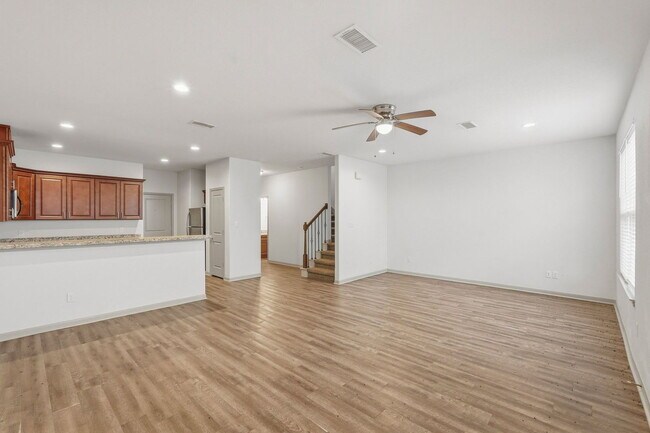 Building Photo - 630 Magnolia Bend