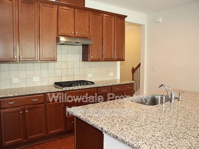 Building Photo - 1064 Midvale Ave