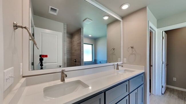 Building Photo - Luxury 4 Bedroom 2 Bathroom Home in Norman Schools (Cedar Lane Community) (Neighborhood Pool and ...