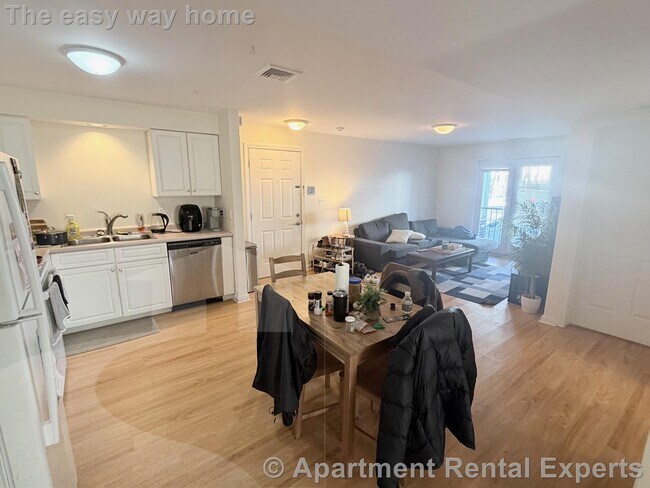 Building Photo - 11 Kent Ct