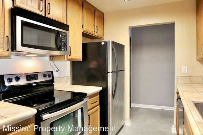 Building Photo - 2 br, 2 bath House - 39821 Cedar Blvd Unit...