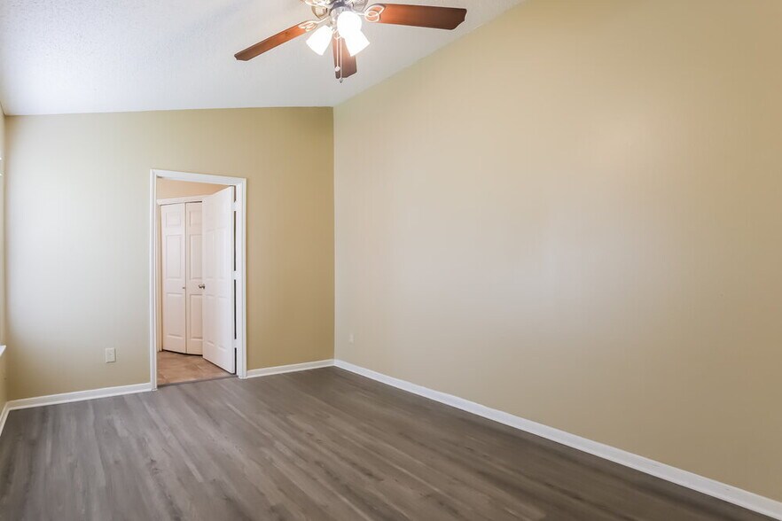 Building Photo - 7706 Ellis Dr