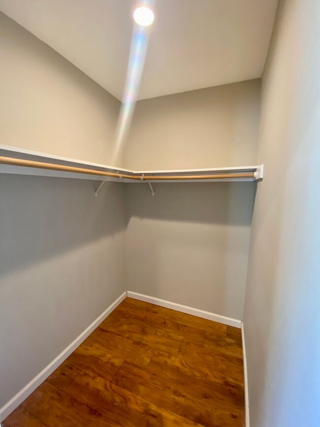 Building Photo - Cute and Cozy Updated 3 bedroom Home