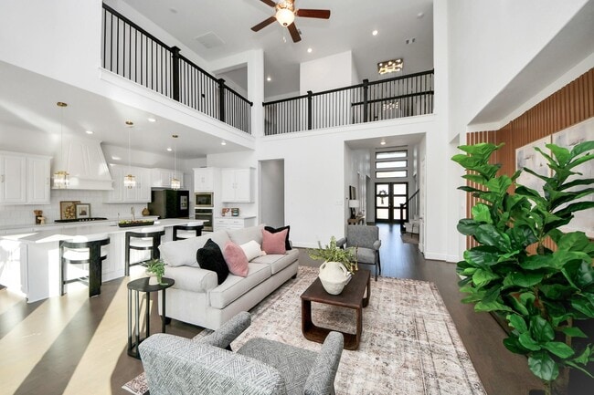 Building Photo - 10719 Klaria Cres Ct