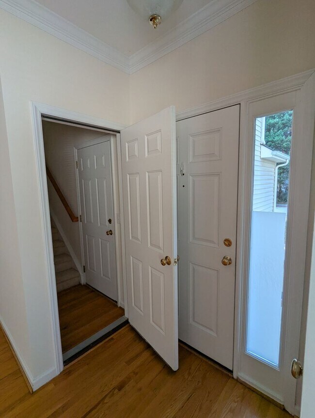 Building Photo - Spacious 4-Bedroom, 3-Bath Home in Parkside!