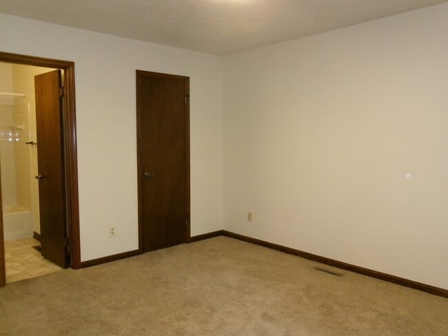 Building Photo - 23320 Red Oak Ct
