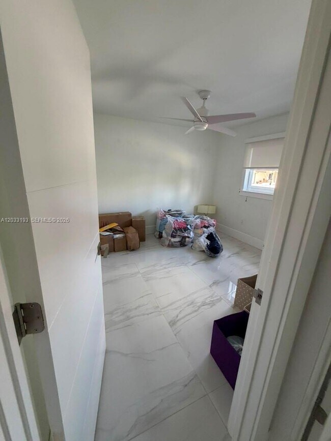Building Photo - 3121 SW 140th Ave