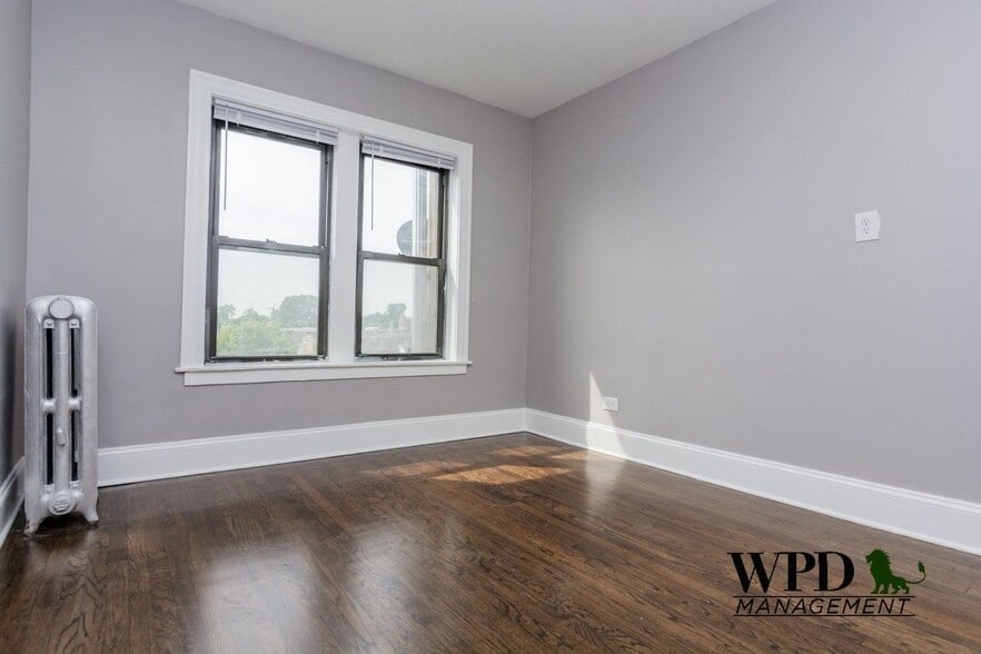 Building Photo - 1311 W 82nd St