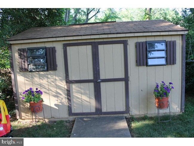Building Photo - 6642 Kirkley Ave