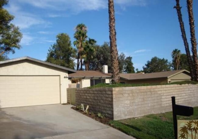 Building Photo - 43548 Virginia Ave