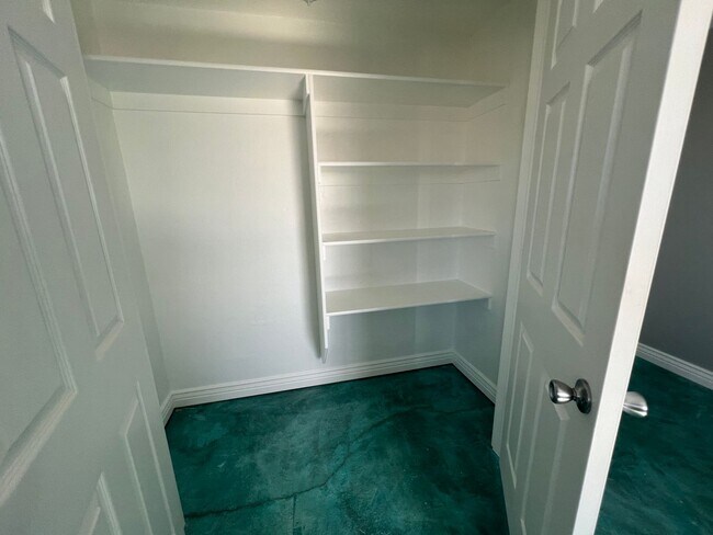 Building Photo - Beautiful Stockton Home with Stunning Mountain and Valley Views