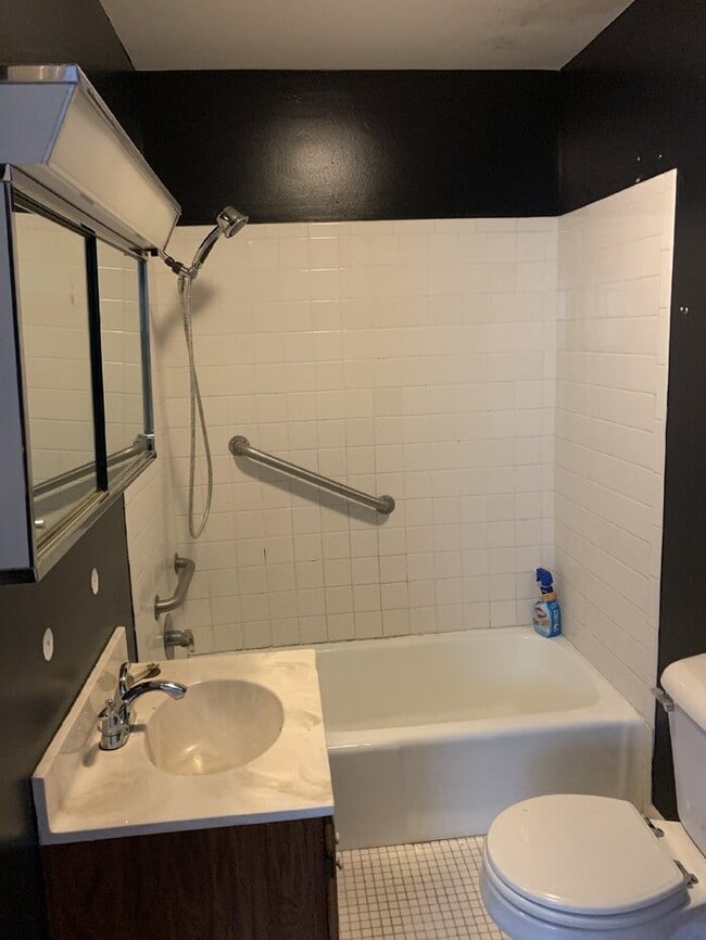 Building Photo - 6709 Rockwood Rd