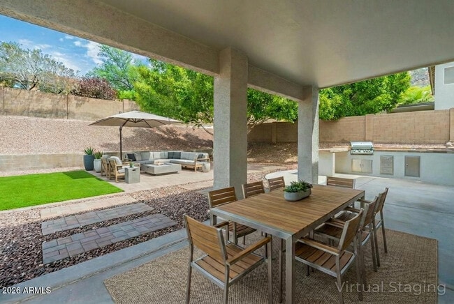 Building Photo - 6326 W El Cortez Pl