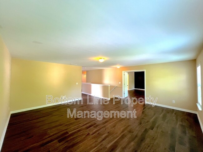Building Photo - 815 Sarah Laura Ln