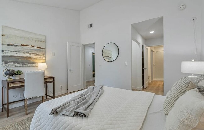 Building Photo - 1400 Bowe Ave