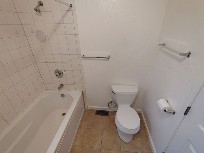 Building Photo - 301 Camellia Way