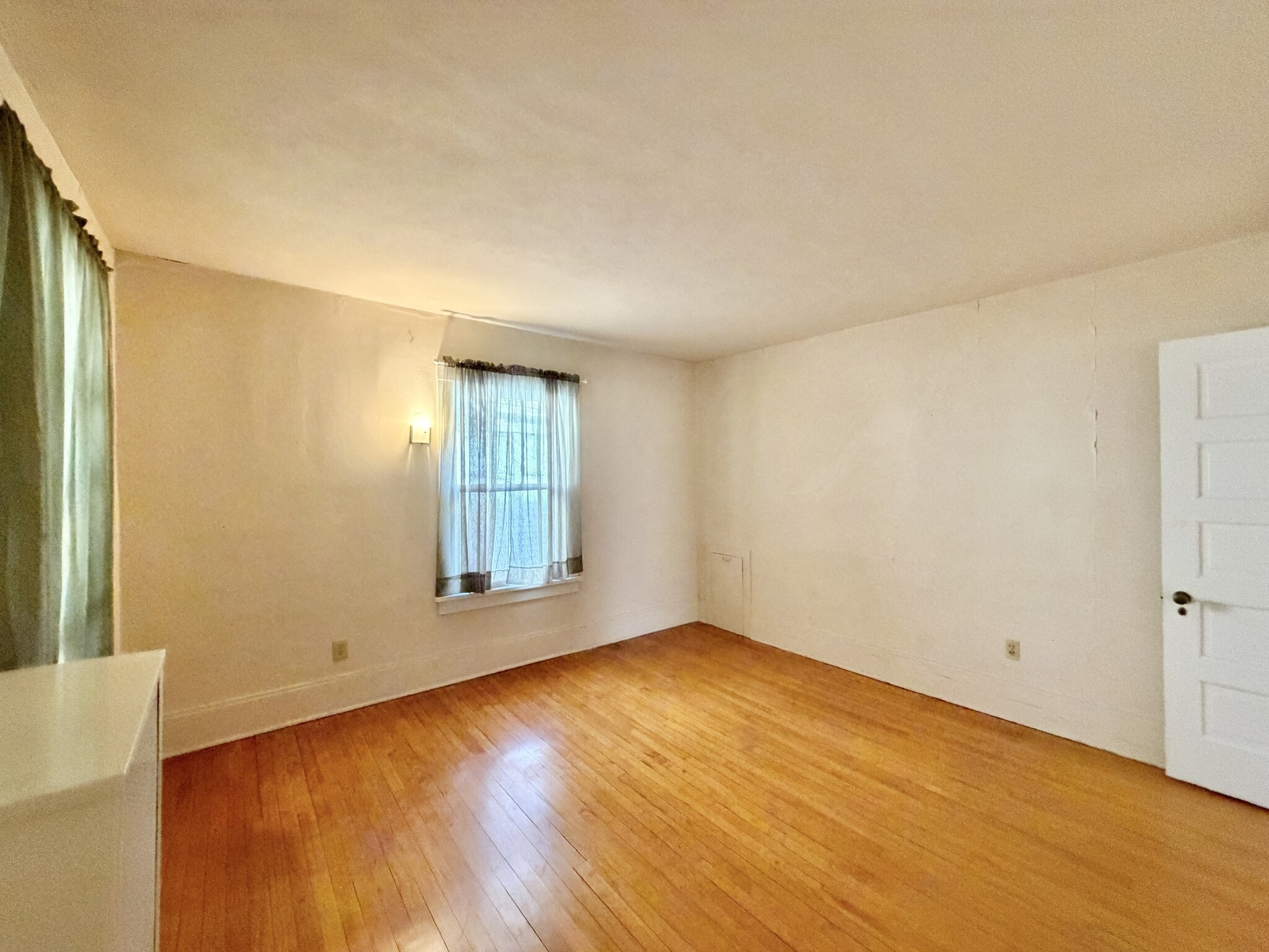 Building Photo - 715 Bushnell St