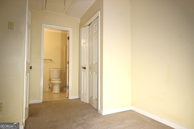 Building Photo - 1517 Stoneleigh Way