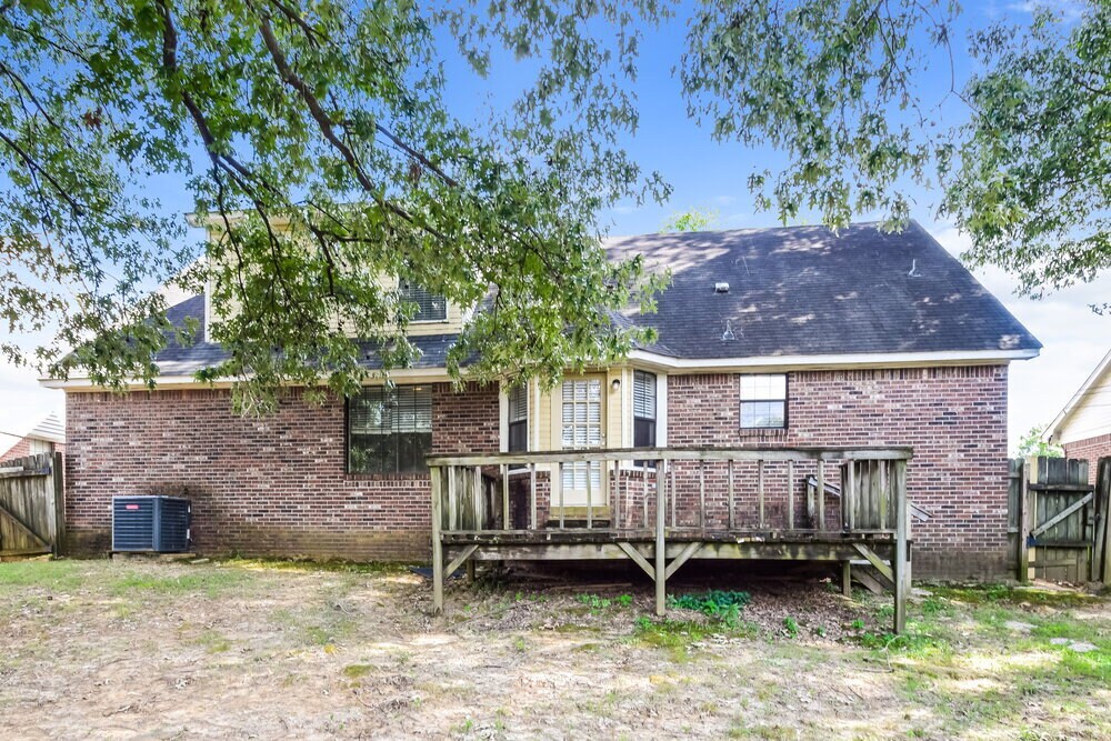 Building Photo - 6498 Heatherwood Dr