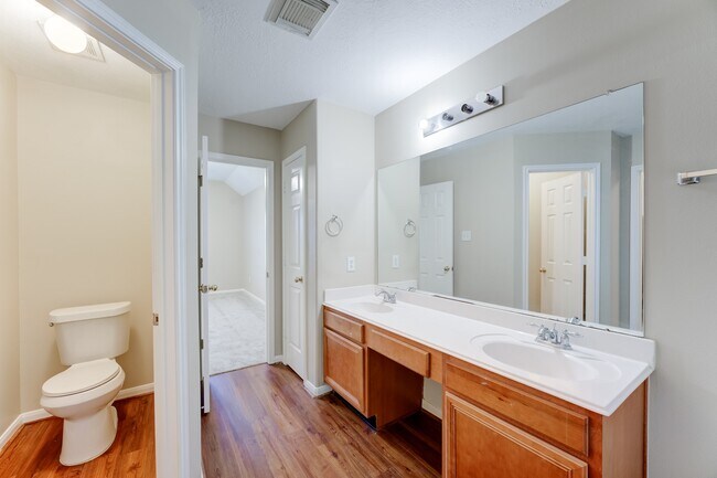 Building Photo - 21510 Juniper Meadows Dr