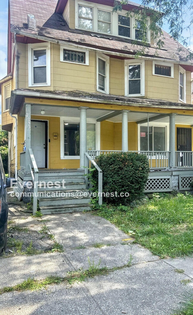 Primary Photo - 2213 E 82nd St