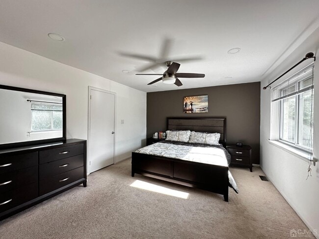 Building Photo - 107 Thoreau Dr