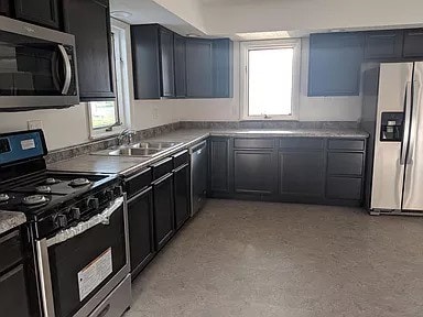 Building Photo - 203 School St